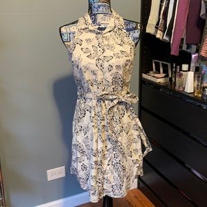 Banana republics button up dress